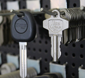 Locksmith Centennial Park Services